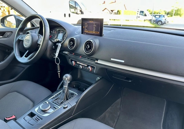 Audi A3 cena 63500 przebieg: 180000, rok produkcji 2018 z Dynów małe 191